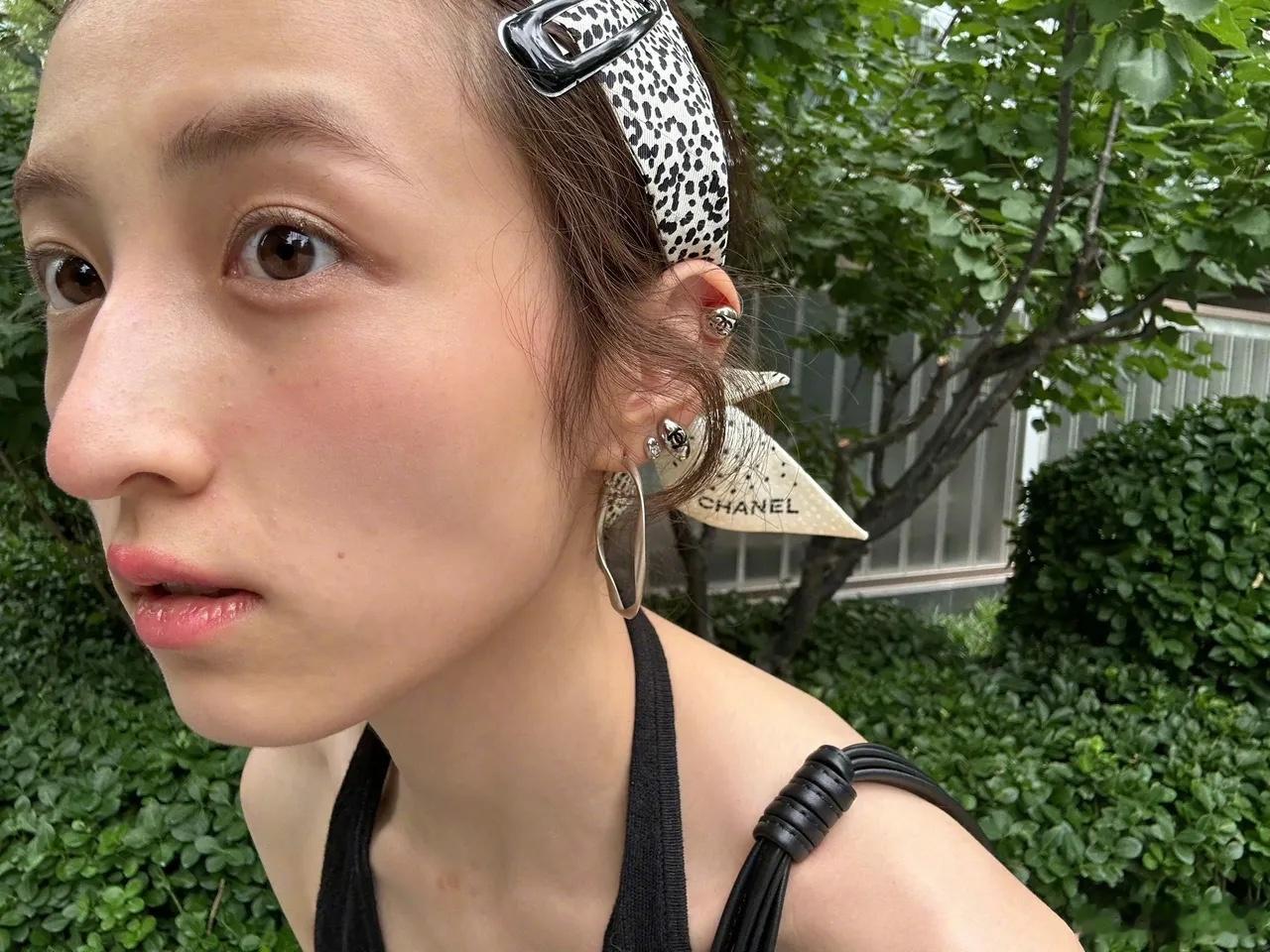 1.郑恺越来越沉淀了，他和老婆很稳定很好。2.张子枫现在不到80斤，跟宋祖儿身形