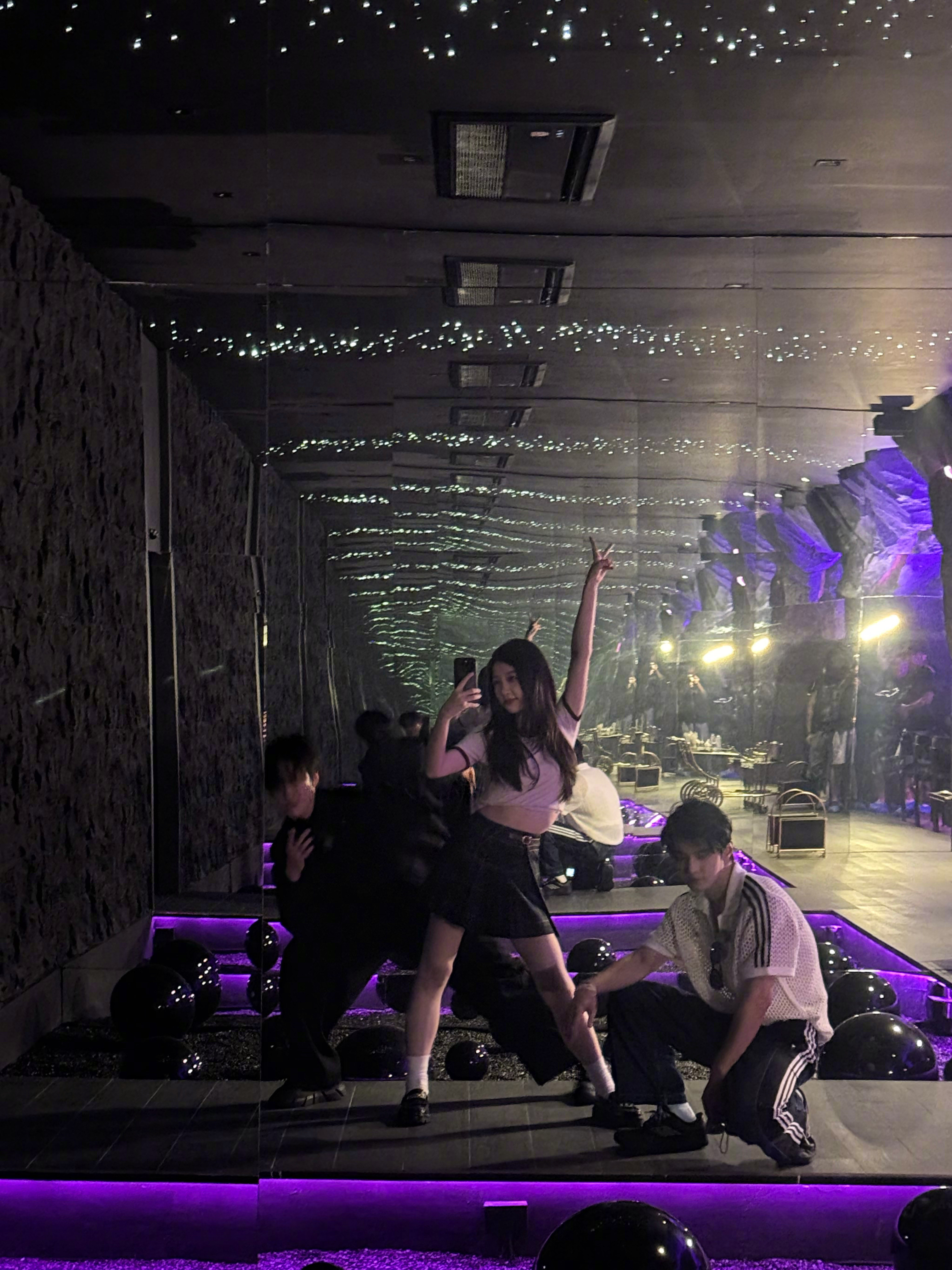 泰甜啦开播电子胰岛素已送达！虞书欣何与的同游日常，有搞笑有治愈有甜宠，细节里全