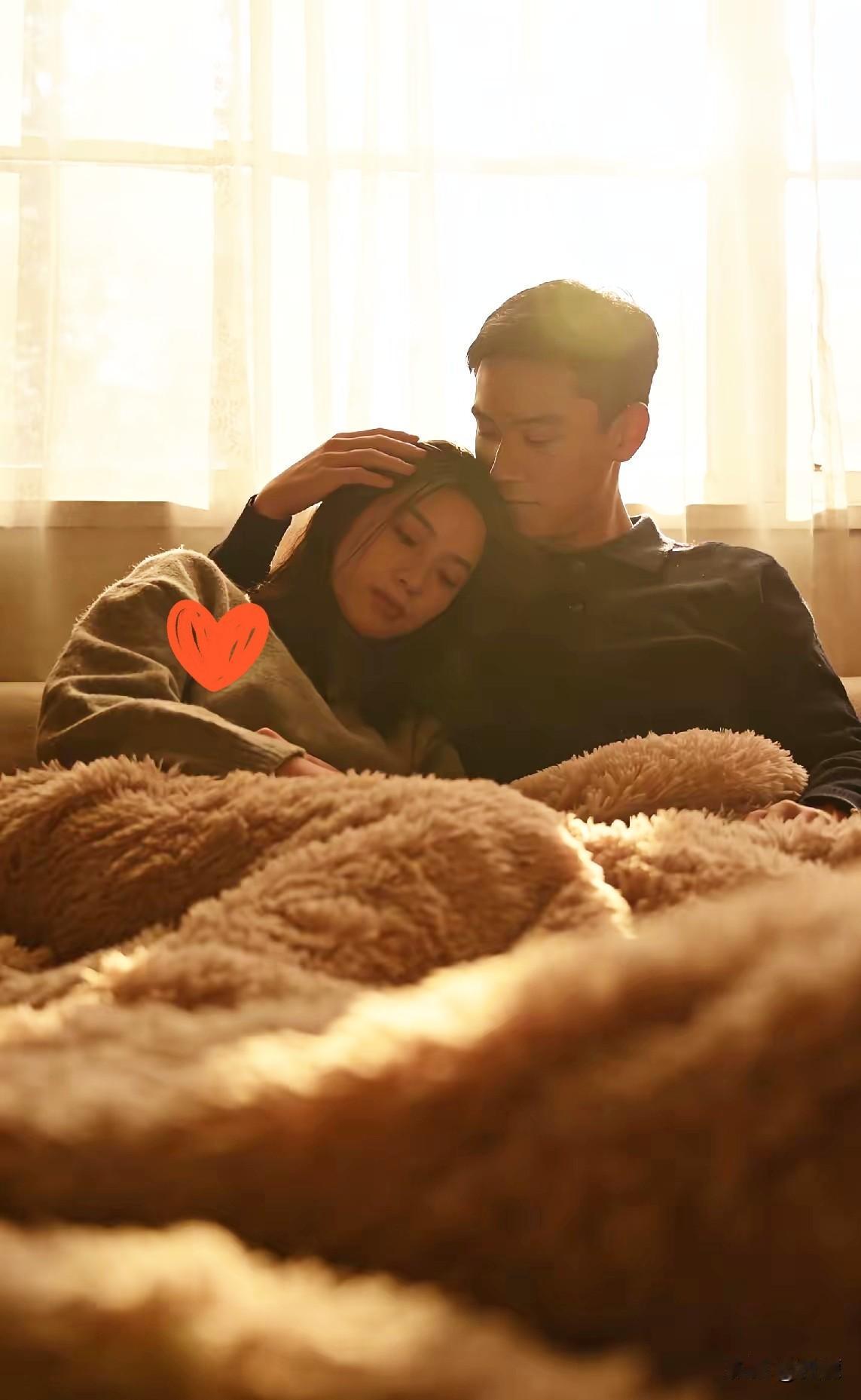 女人总是比男人长情，我同学现在还放不下。离婚舍不得，不离受煎熬。即便离也要