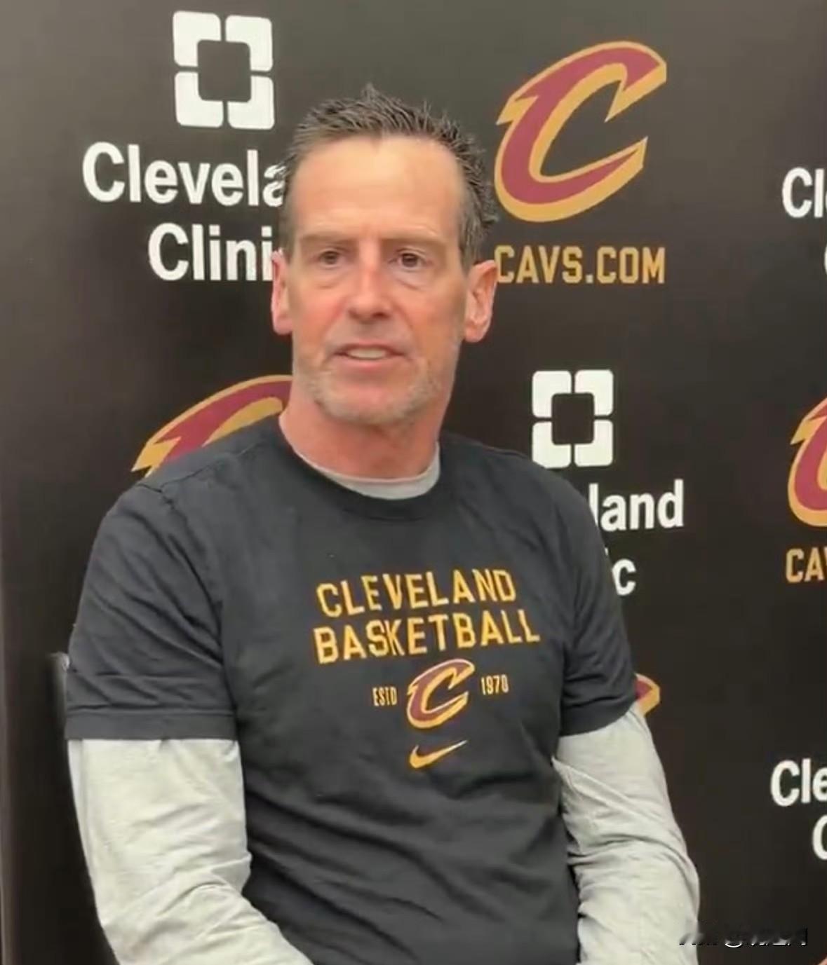 主教练盛赞哈登智商极高！骑士主教练阿特金森透露，詹姆斯·哈登在今日球队录像分