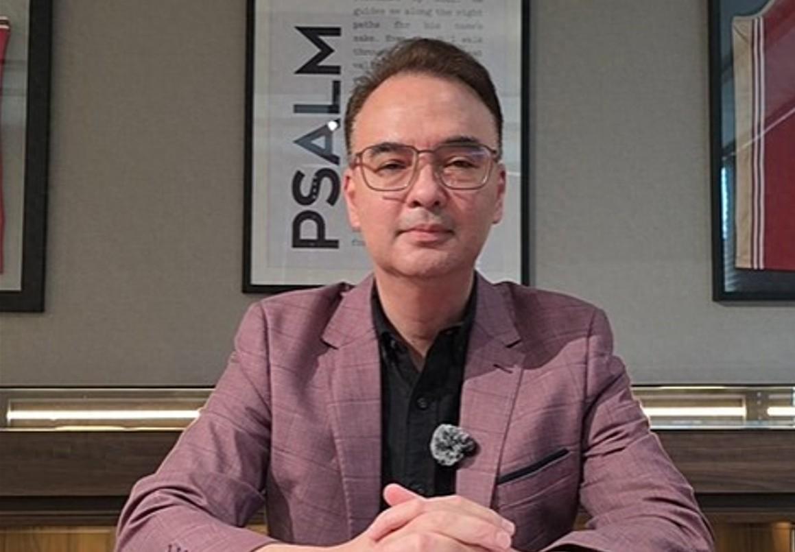 卡耶塔诺继续发声！18日，菲参议员卡耶塔诺进行脸书直播，称多数派希望通过参议长