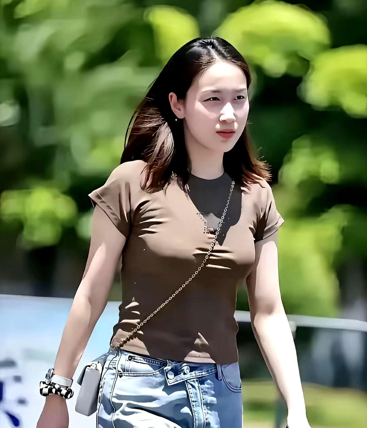 撞上三件喜事时，人生就像开挂。五月退役时，钱天一拿到七十二万多安置费；世锦赛上