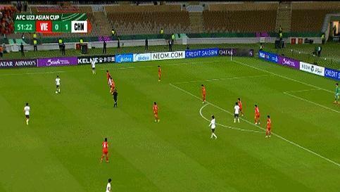 吉达夜里23点半，哨子一响，越南人还在揉眼，咱们的小年轻已经开杀。第47分