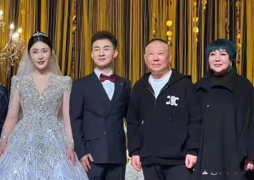 郭德纲的规矩，对小儿子失效了。10岁，170斤。郭汾阳打断表演，老郭在台