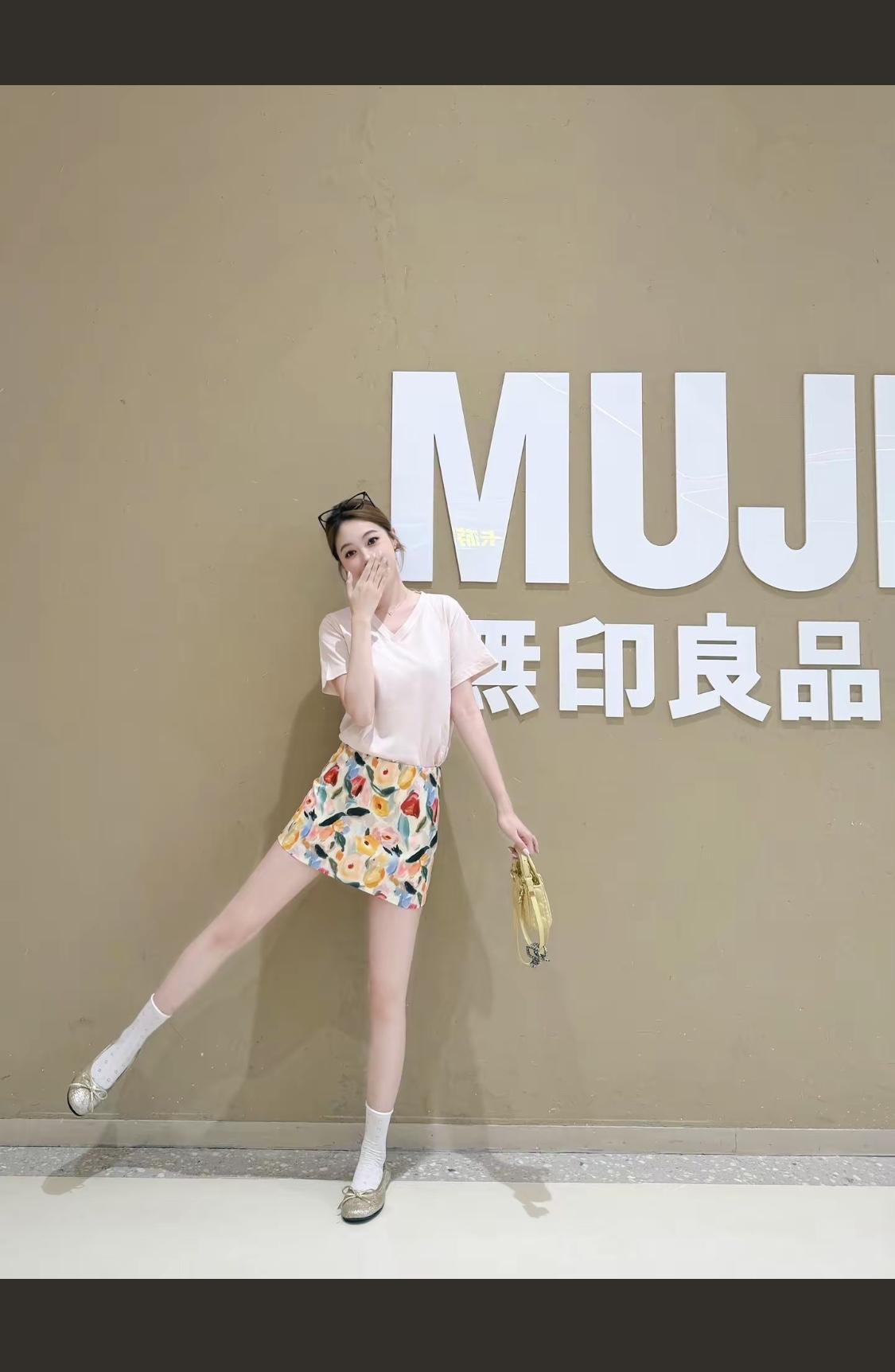 💄探索美妆新天地，感受时尚与美学的碰撞！🌟