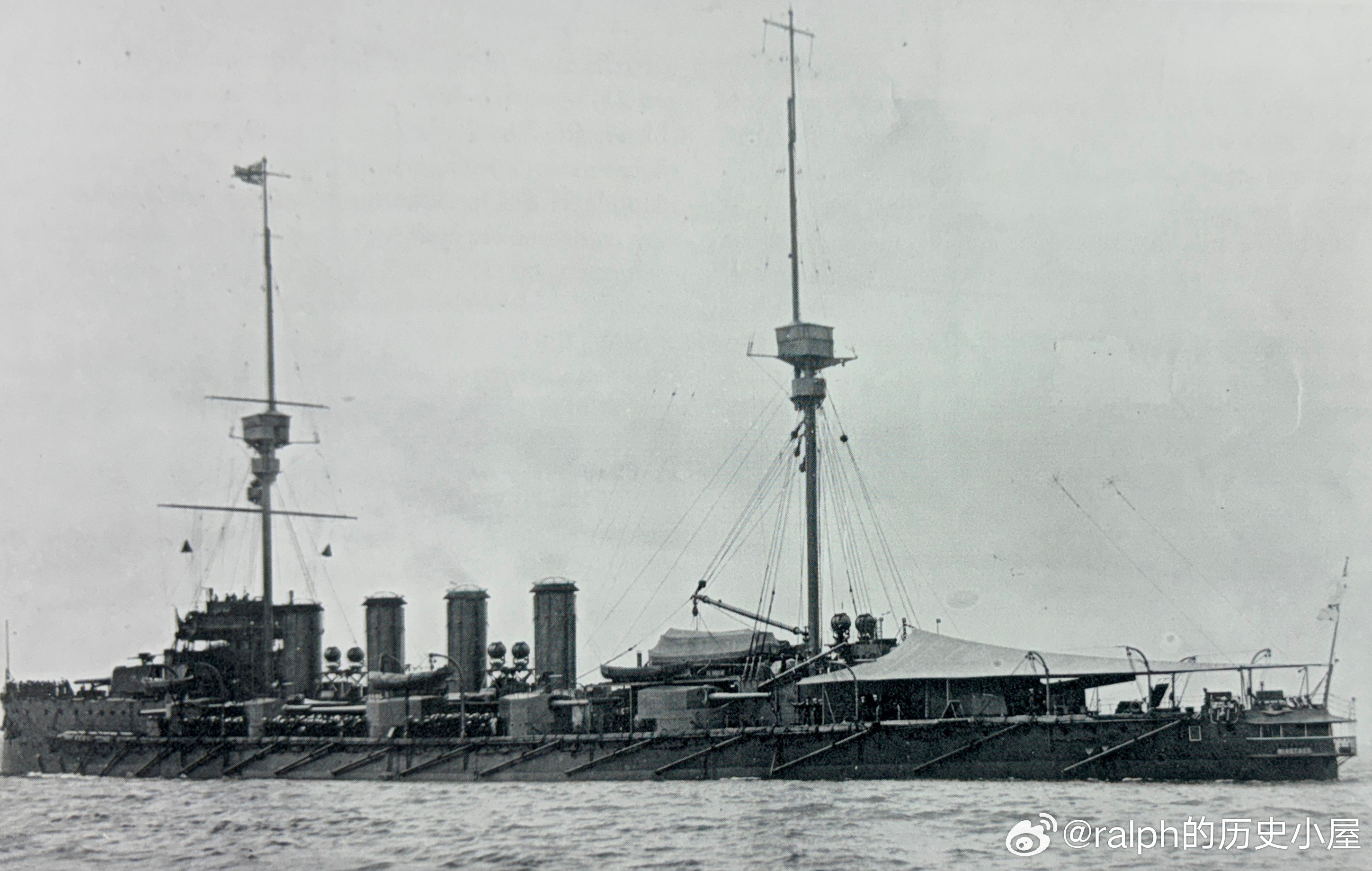 1908年3月服役的Minotaur“米诺陶”号巡洋舰，排水量1.46万吨，19