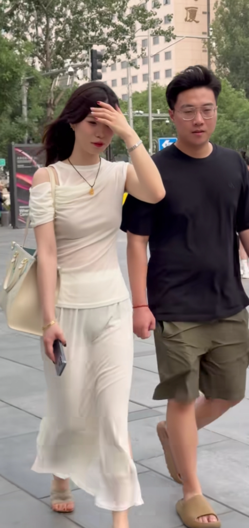 这个LV包包应该不便宜吧