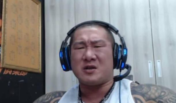 馆长某音粉丝破94万！背景方便面是谁家的？背景图那包方便面，粉丝们早就注意