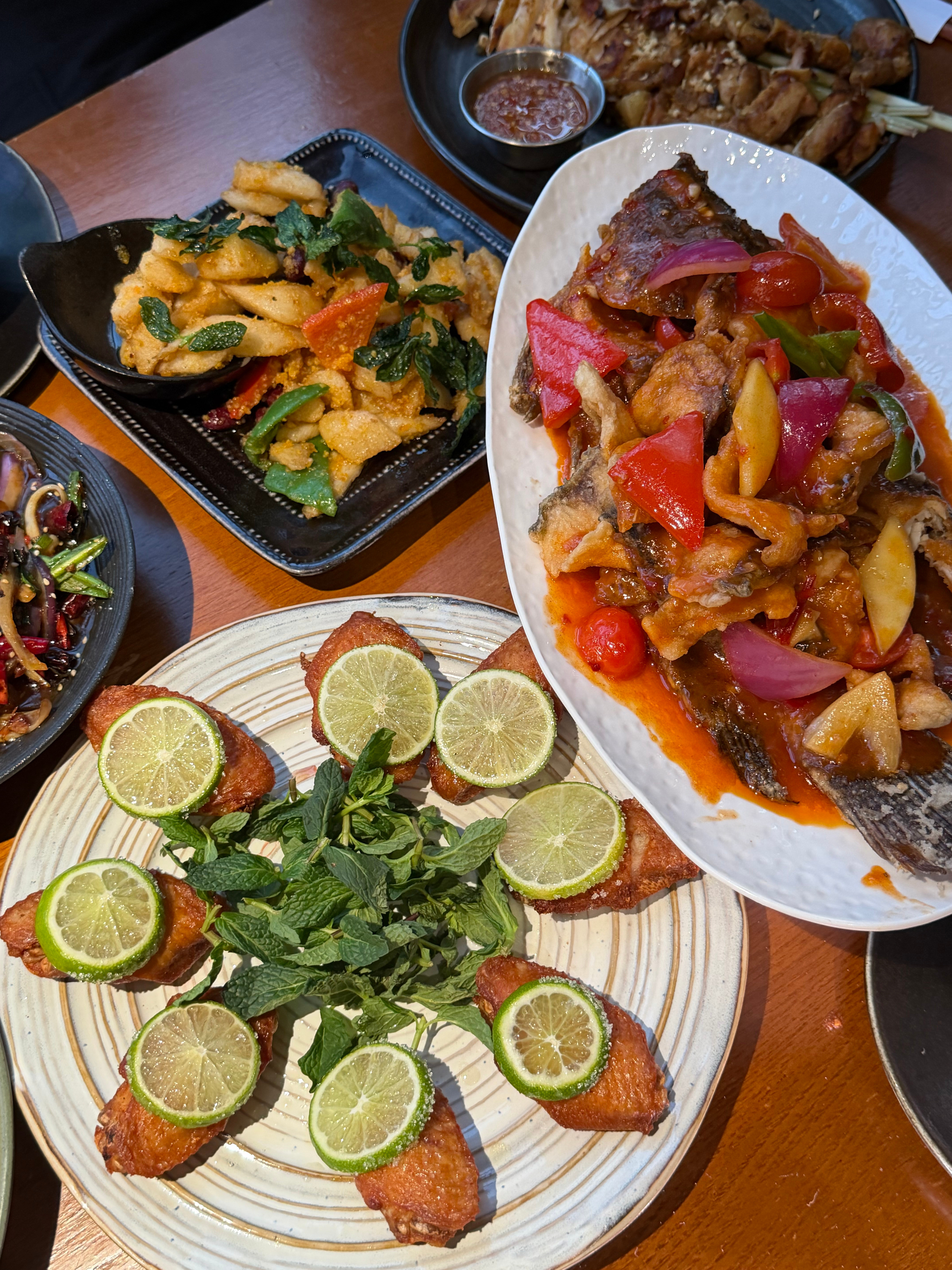 好吃爱吃。天天吃最后一顿最后一顿明天开始啃馒头了请监督我我不想胖嘟嘟过年