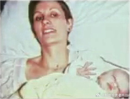 1980年代中期，英国一家生育机构向一对不孕夫妇提供一个机会，协助他们花钱请一位