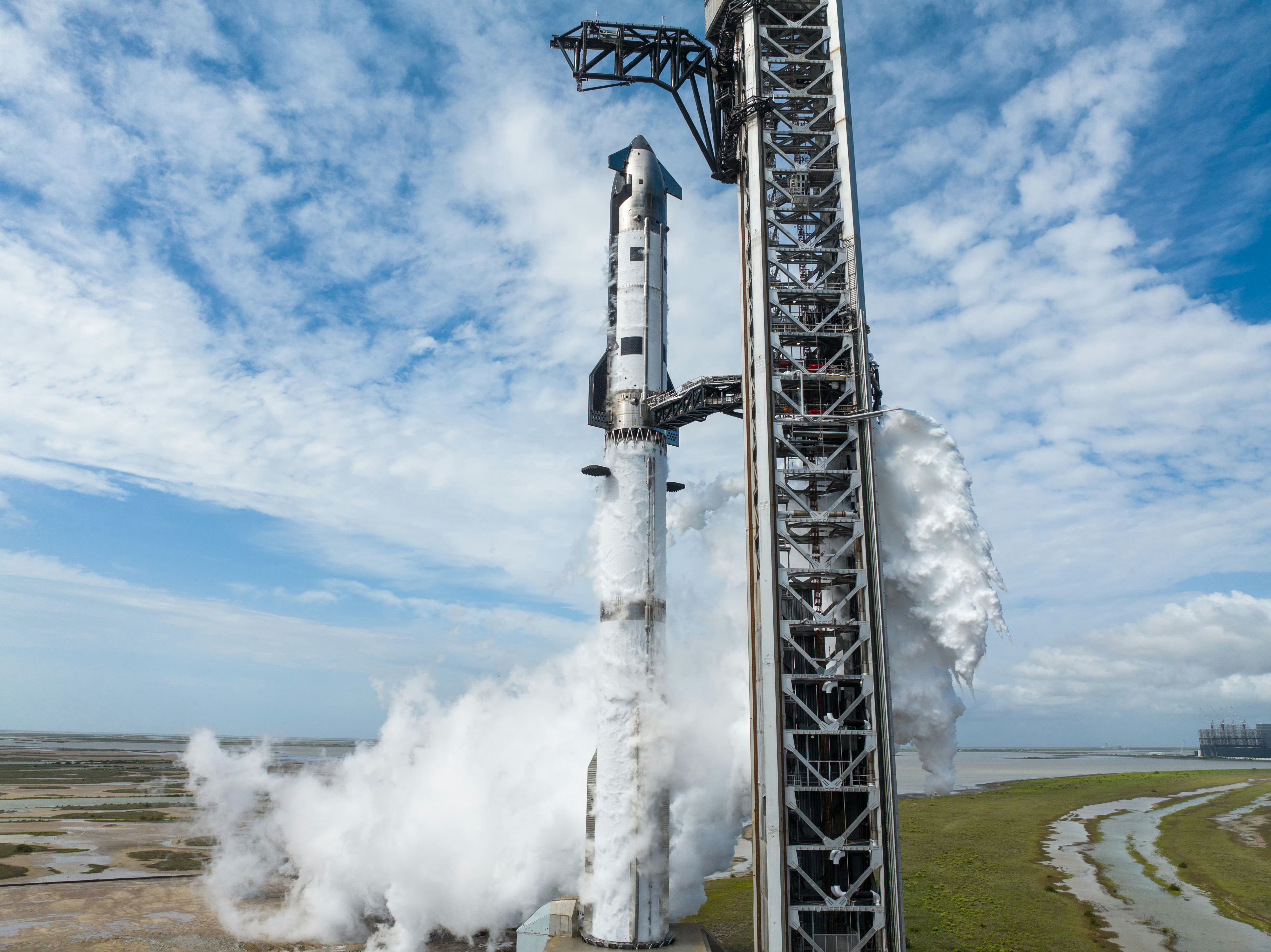 SpaceX官宣，超重型火箭/星舰V3组合体计划于北京时间5月20日清晨发射，此