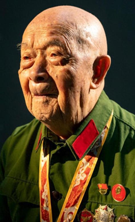 跟你讲，有时候看到一些老档案，真能让你后背汗毛直竖。1988年，重庆一个修县