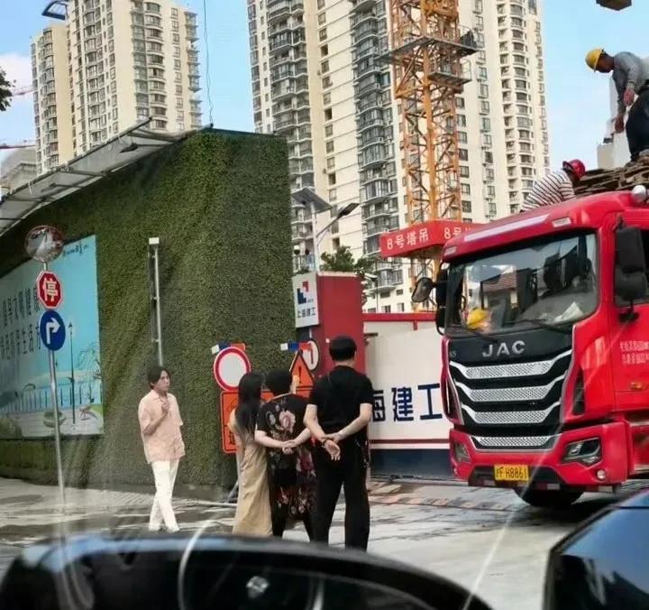 秦昊伊能静，夫妻感情状况曝光！5月25日，秦昊伊能静上了热搜，这一次，不是两口