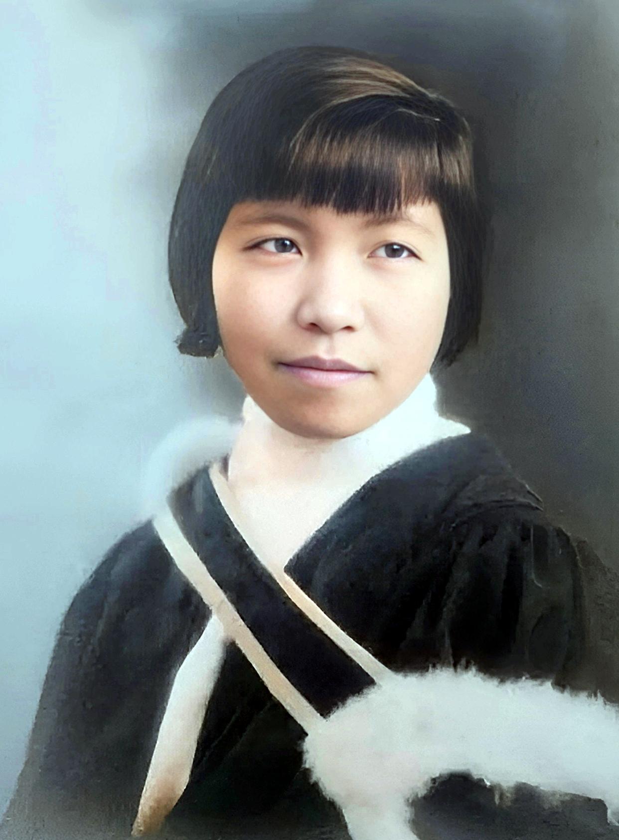 这位与年轻时的梁启超相貌极为神似的姑娘是梁启超的次女梁思庄。可以说，梁思庄是兄弟