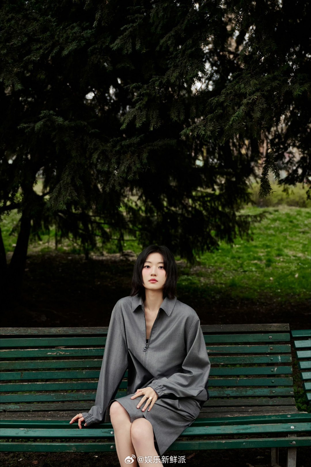 派酱安利孙千的身材很曼妙个高腿长，身材比例好到爆💥，完全称得上是曼妙。身着灰色