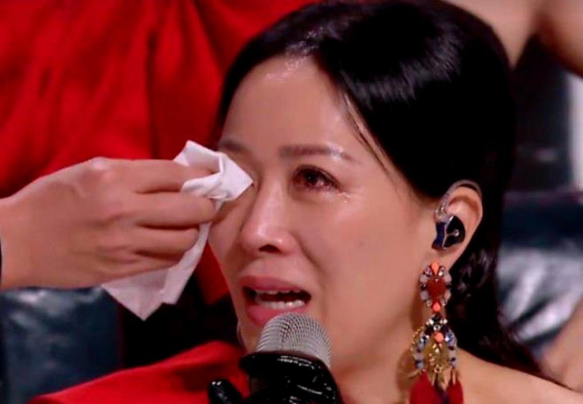 那英悼念刘欢事态升级！官方发文介入，舆论浩大恐步入郭德纲后尘刘欢离世的消息传来