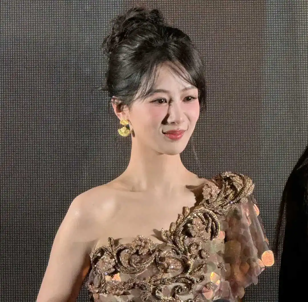 看了本人才知道，本人是真美啊！