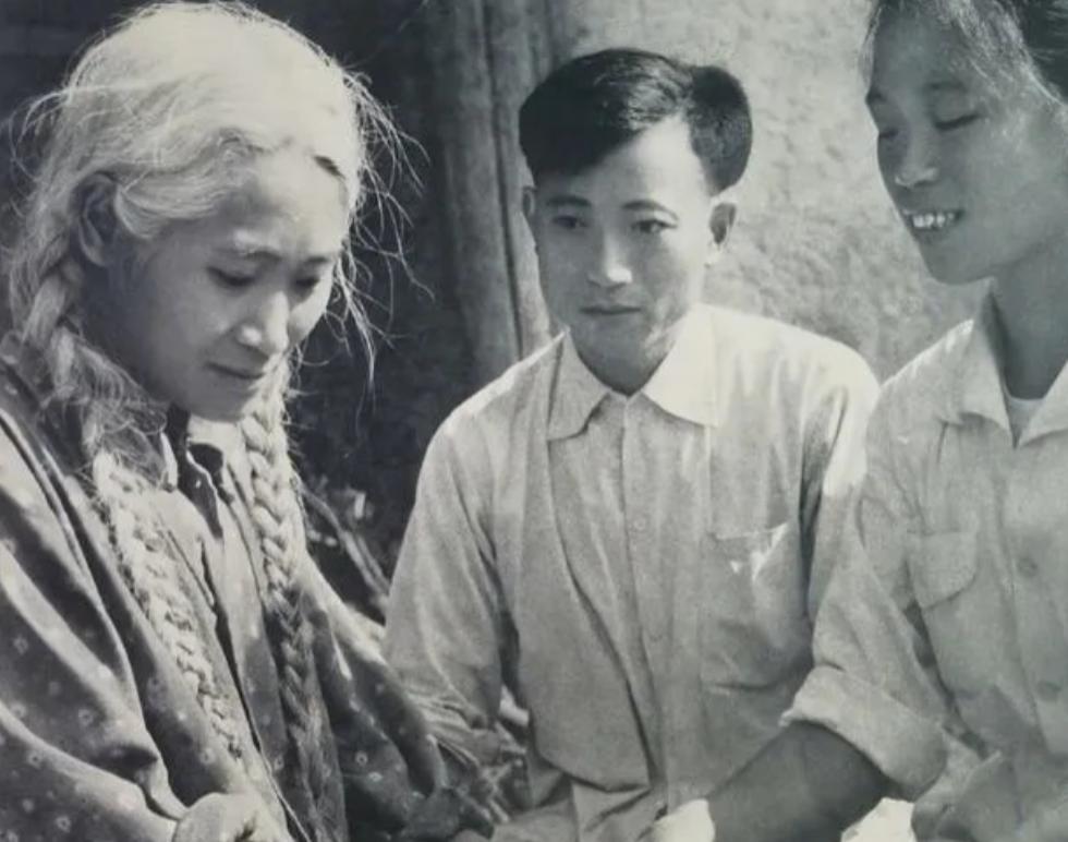 原来这才是白毛女的真实相貌，怪不得当年地主老爷不惜重金也要得到她。刷到很多关