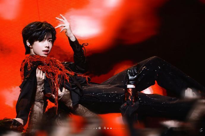 和陈奕恒一起拾光筑梦陈奕恒这套妆造无敌好吧