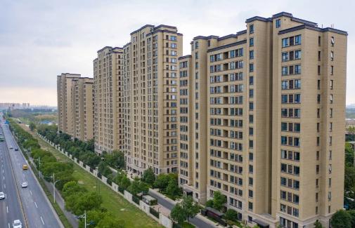 2026消费现三大反常！豪宅抢空折扣店爆火，钱都去哪了？2026年的国内