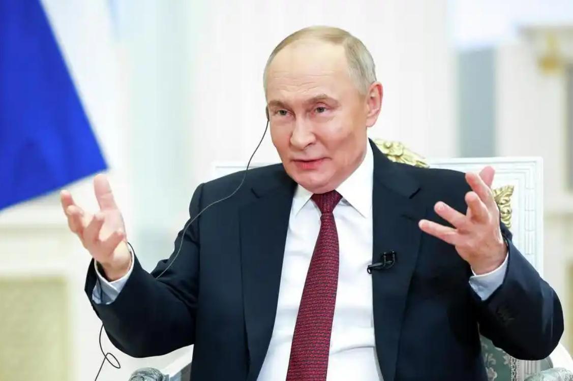 高市早苗政府连夜行动，她知道：再拖下去，中国大陆将不战而胜。中东打成了一锅