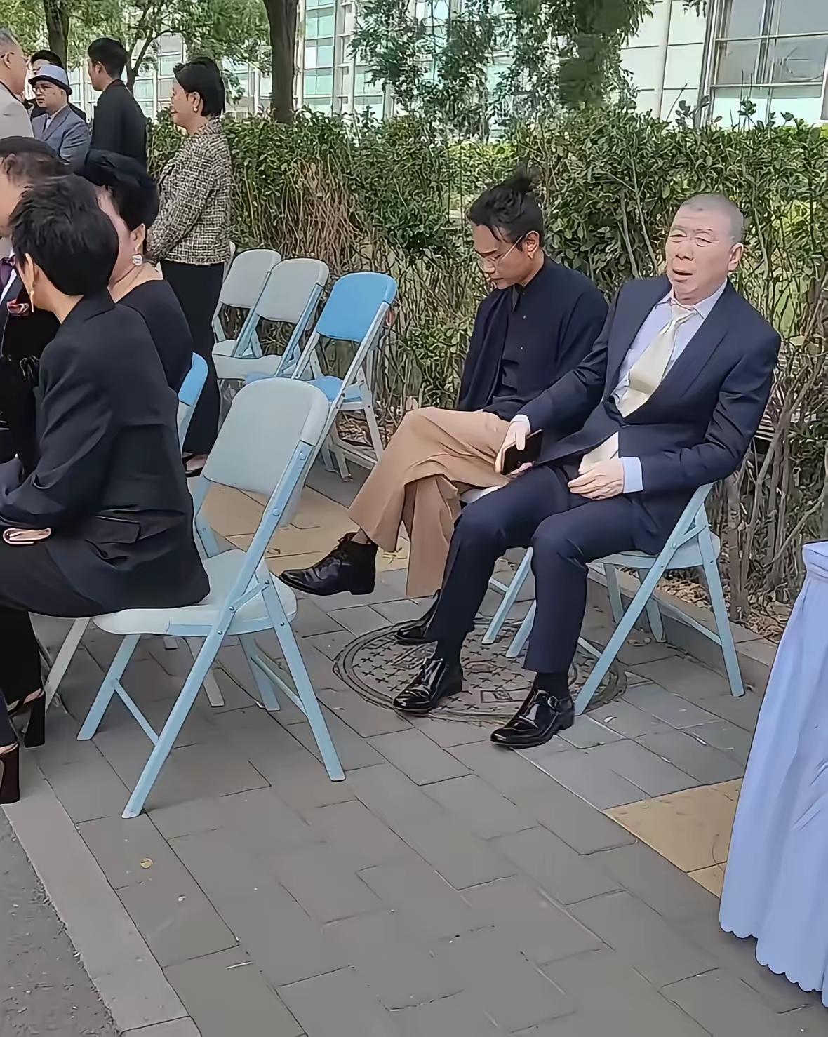 冯导，现在被冷落了，以前可不是这样啊