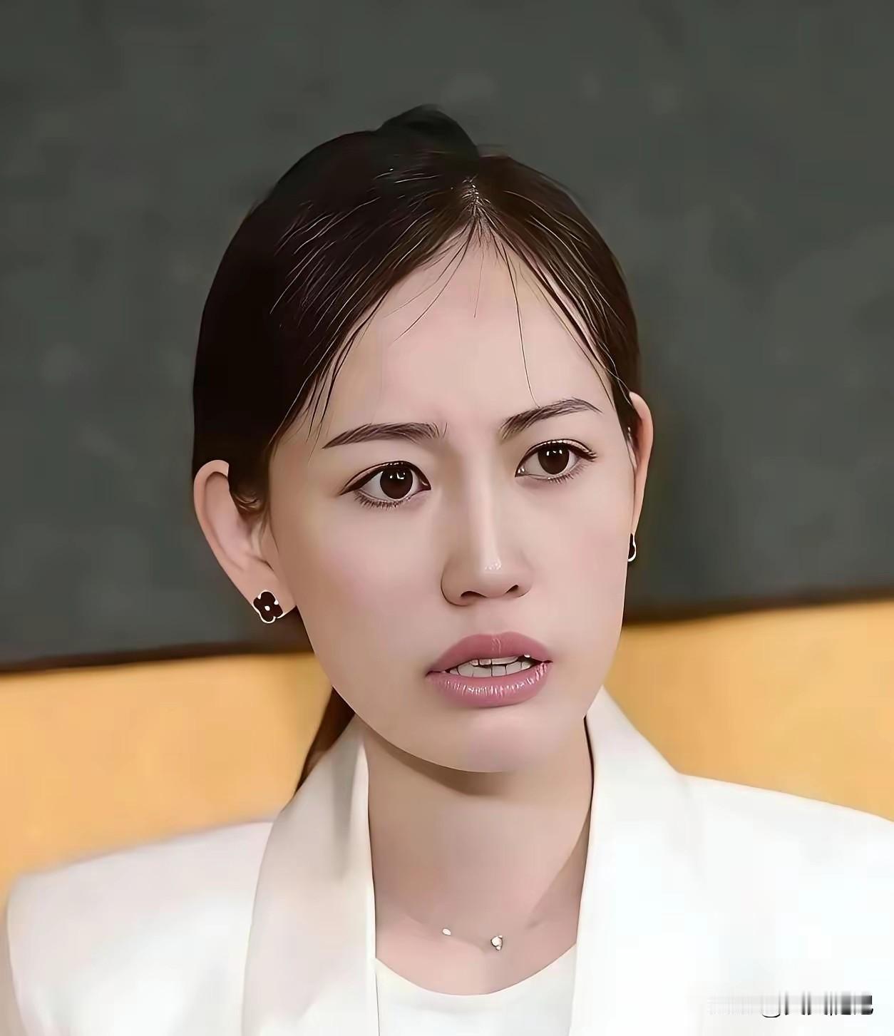 别再吹马蓉是大美女了，我真没看出来总有人说马蓉嫁给王宝强是鲜花插牛粪。可我怎