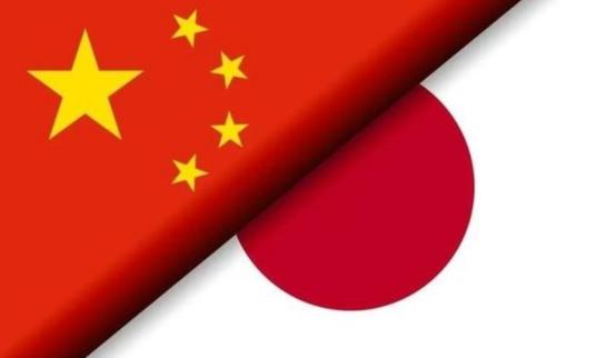 新加坡联合早报评论道：“冰冻三尺非一日之寒，中国此次对日本的强烈反制，高市的失言