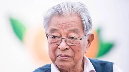1999年，在云南省高院，褚时健进行最后的陈述：“说我受贿3630万人民币、10