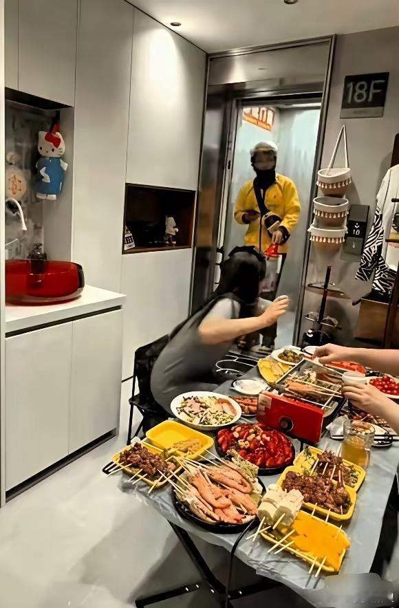 电梯一开就是家门，一梯一户太爽了