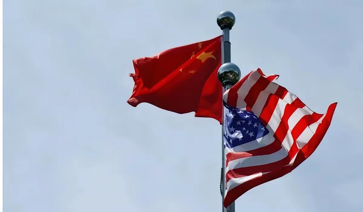 一旦中国今天清空7307亿美元美债，明天，我们自己的出口企业，就将接不到一张新订