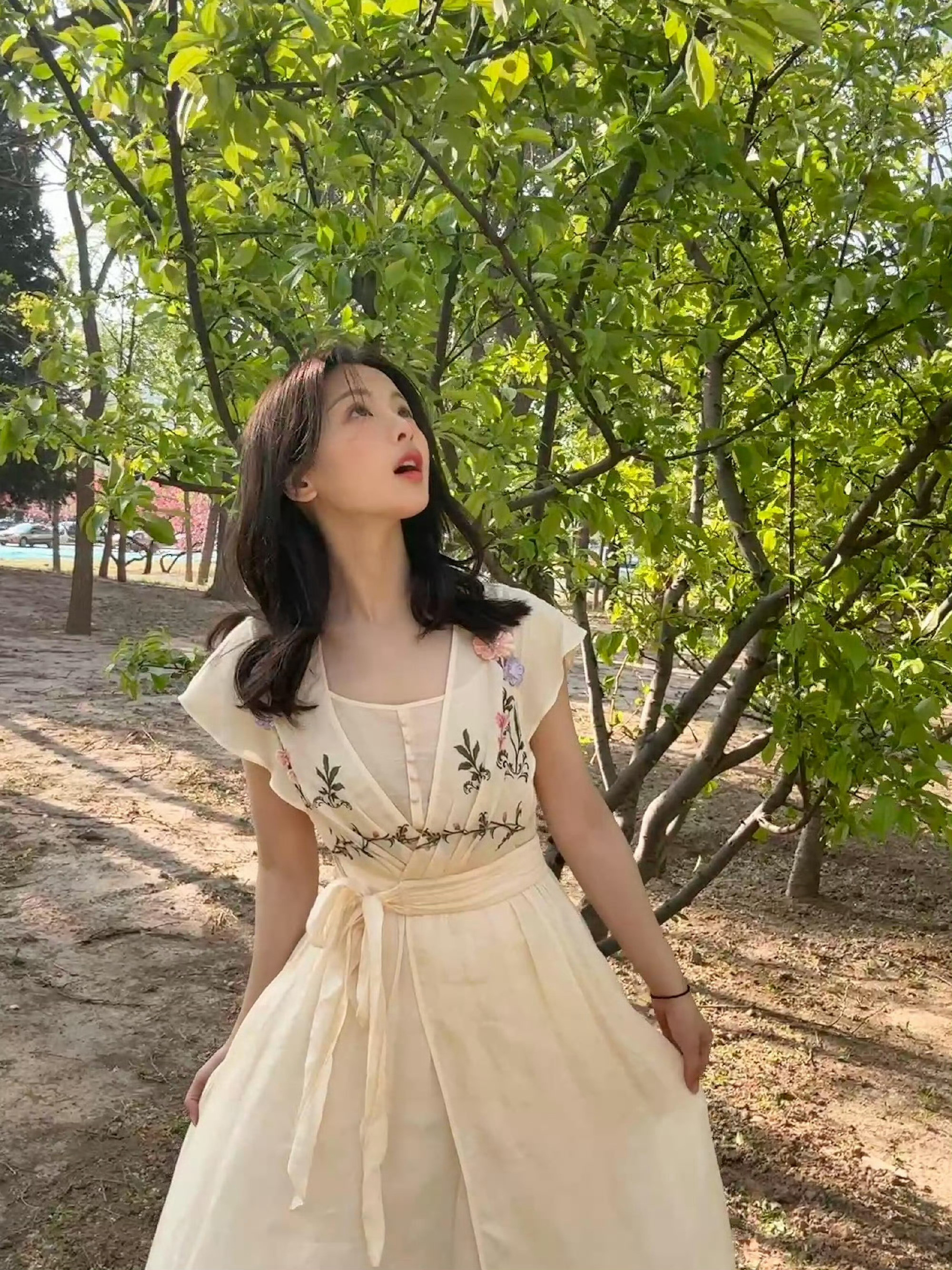 杨超越～～杨超越700度近视杨超越杨超越​​​