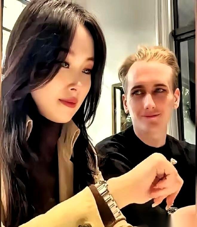 上海一个女人，动用全部人脉，给她新西兰男友安排了一份月薪四万的工作。她刚松一口