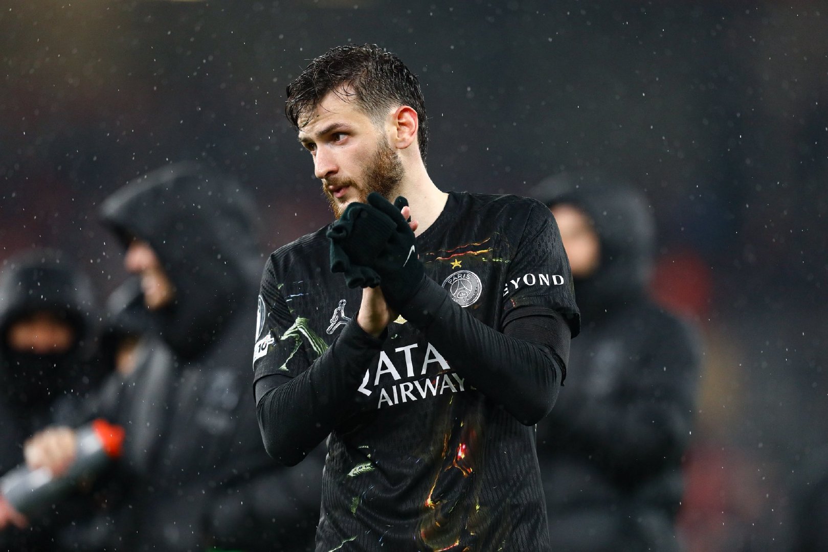 🚨克瓦拉茨赫利亚的父亲巴德里：“克瓦拉茨赫利亚离开巴黎圣日耳曼？他没在想这个。