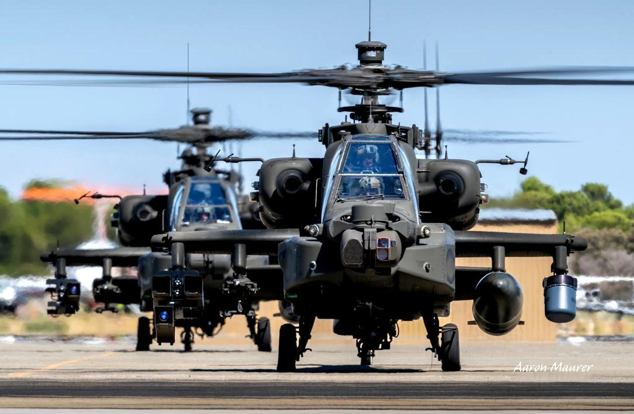 装备欣赏：摄影师AaronMaurer拍摄的飞行器。他采用独特的角度和滤镜拍摄