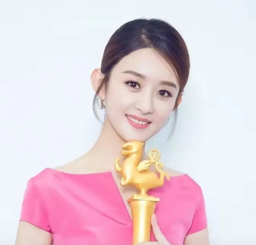 赵丽颖赵德胤细节被扒，辛芷蕾在线吃瓜，网友：不如绯闻男友！赵丽颖与赵德胤的恋情