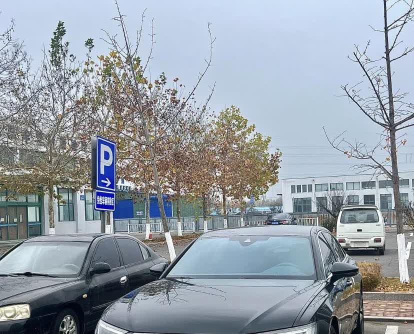 你发现了吗？在奔驰e级奥迪a6宝马5系里，奥迪a6车主是大部分是农村孩子，而且他