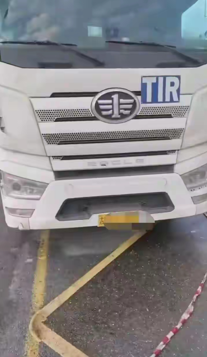 11月14日，一位从事国际运输的中国卡车司机在俄罗斯不幸遇难。当晚，遇难司机的老