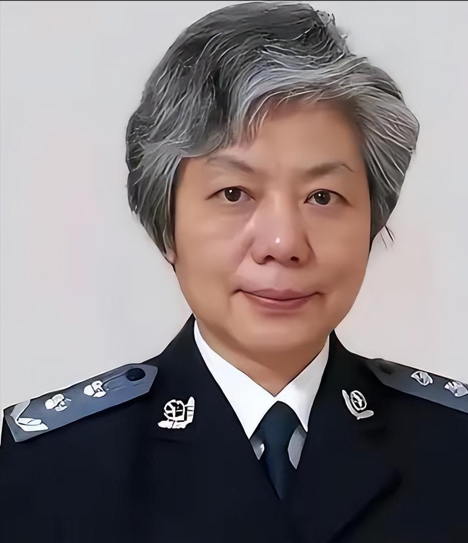 “不能判刑，那就高额罚款！”中国人民公安大学李玫瑾教授建议，凡是扶了老人
