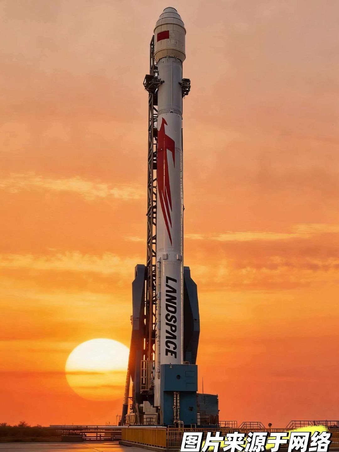 目前正在待发的我国民营航天两款火箭——蓝箭航天“朱雀二号改进型”与深蓝航天的“