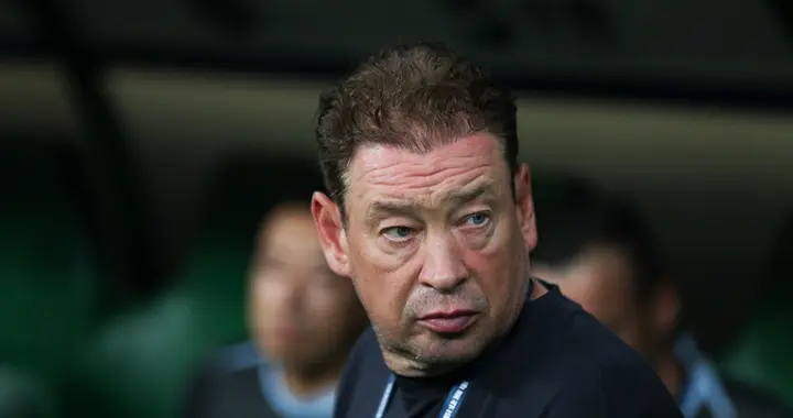 上海申花三次被罚! 新赛季被扣10分, 媒体人: 争冠彻底洗洗睡