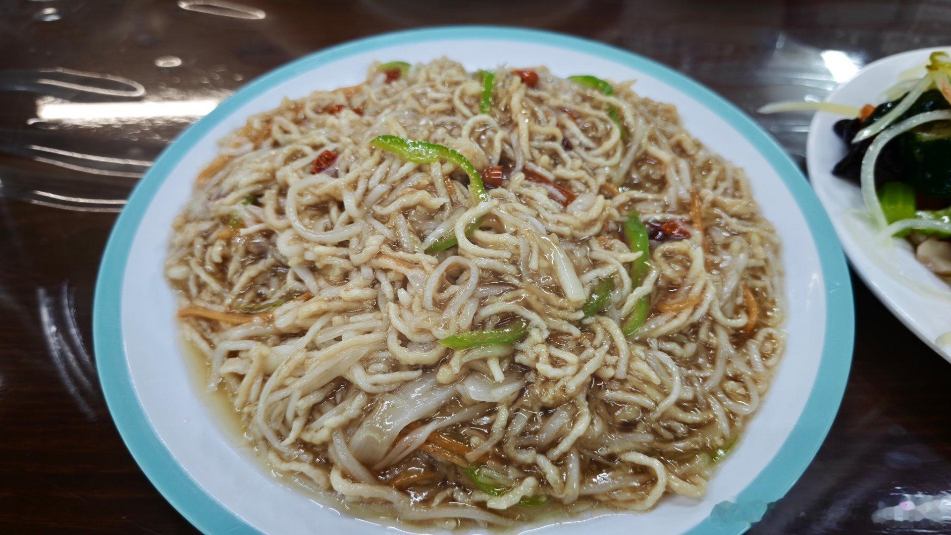 保定鱼香肉丝真不错！酸甜咸匹配的相当完美！吃了一次就爱上了！白话好吃的保定·马