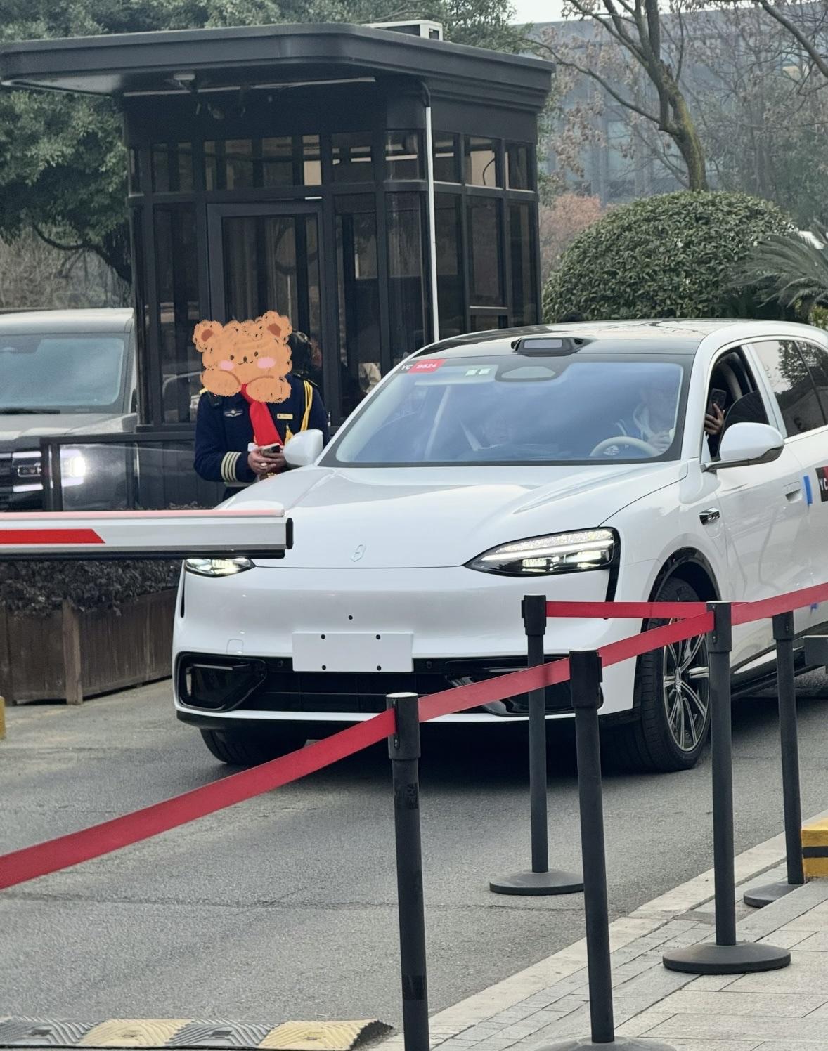 问界M6实车曝光了，用华为乾崑辅助驾驶，外观就长这样，大家自己看吧，好多人预计卖