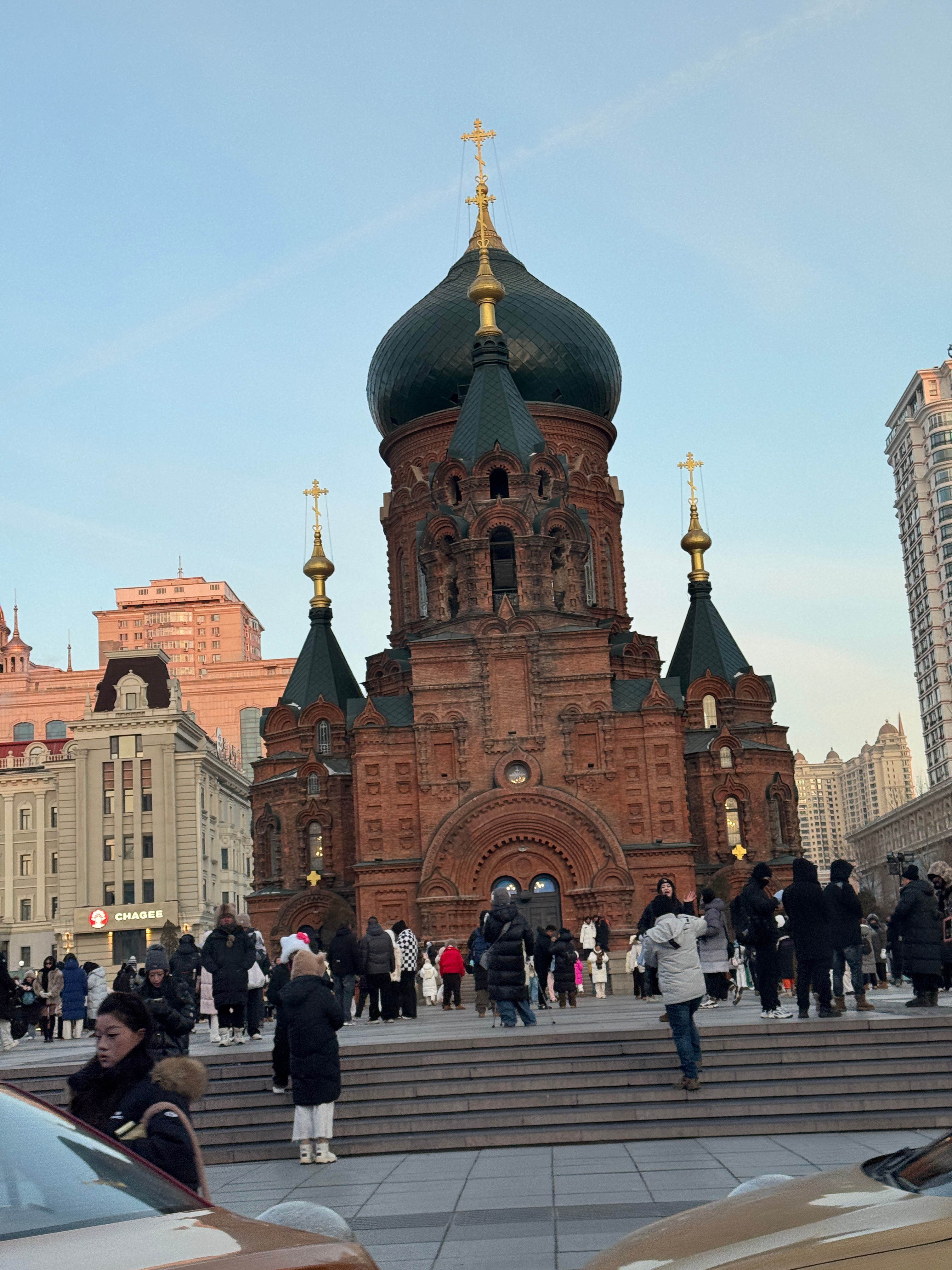 圣索菲特大教堂全是俄罗斯公主👸四点半天已经黑了，收工，吃铁锅炖去～