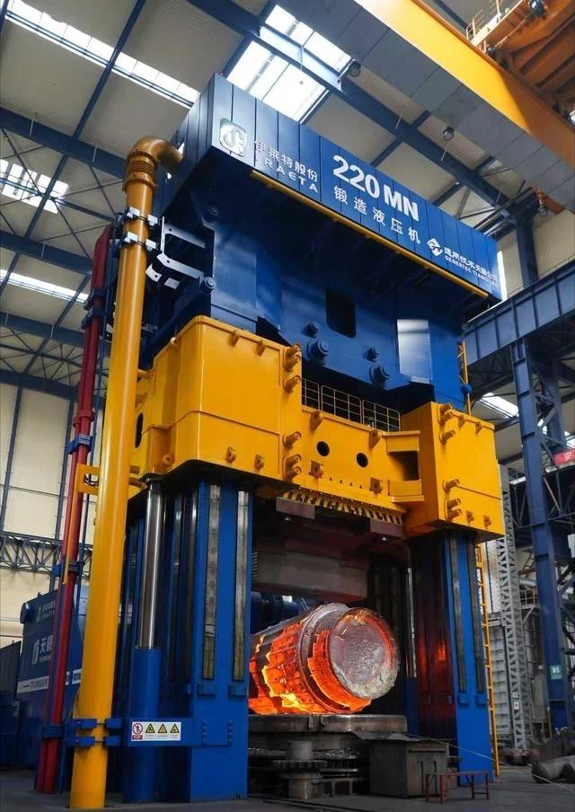 德日急眼了：我们垄断全球半个世纪，如今却败在山西4万铁匠手里一块烧红的钢坯