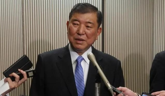 中国人普遍因为当年的侵华而痛恨日本，但是，近代以来的历史证明，日本是缺失文化主体