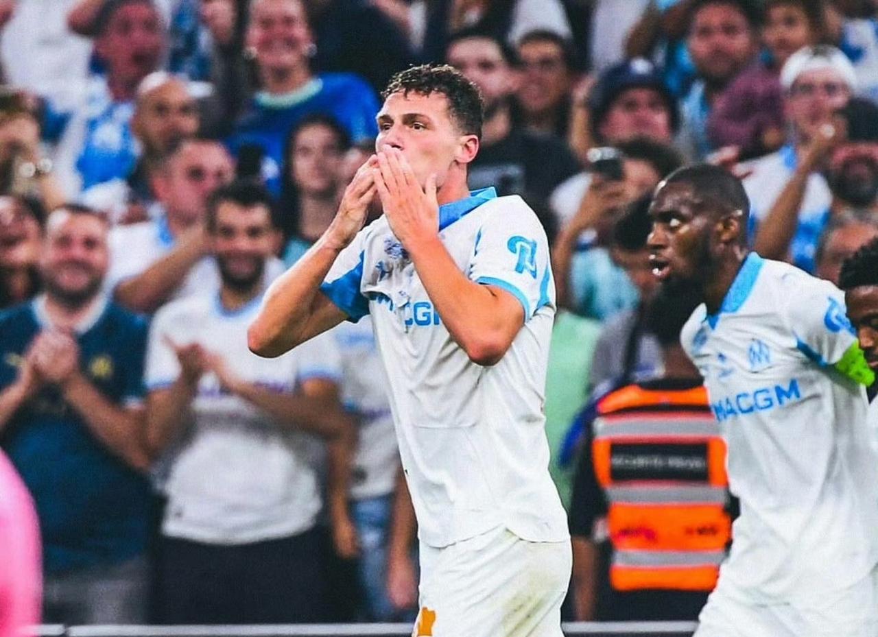 帕瓦尔前景微妙！根据米兰体育报的消息，法国后卫的情况比较棘手，他今夏租借加盟马赛