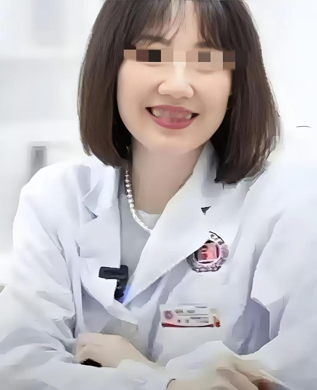 听到曾主任父母的的话，我瞬间泪目了！不是因为曾主任被查停职的遭遇，而是被她父