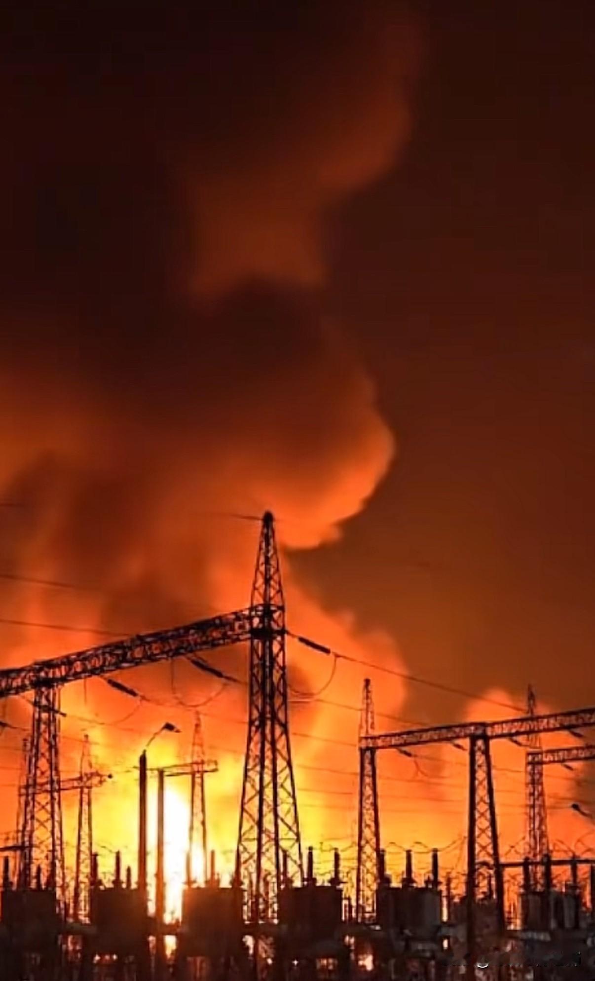 当地时间11月9日，乌军出动无人机和导弹组合，重点袭击了俄罗斯多地的电力系统，导