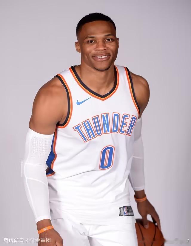 NBA据可靠消息，雷霆队计划在下赛季与拉塞尔·威斯布鲁克签下一份为期一天的合同